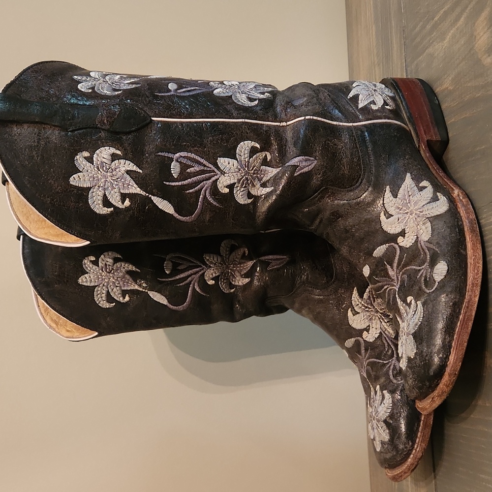 Ferrini Square Toe Embroidered Western Boots